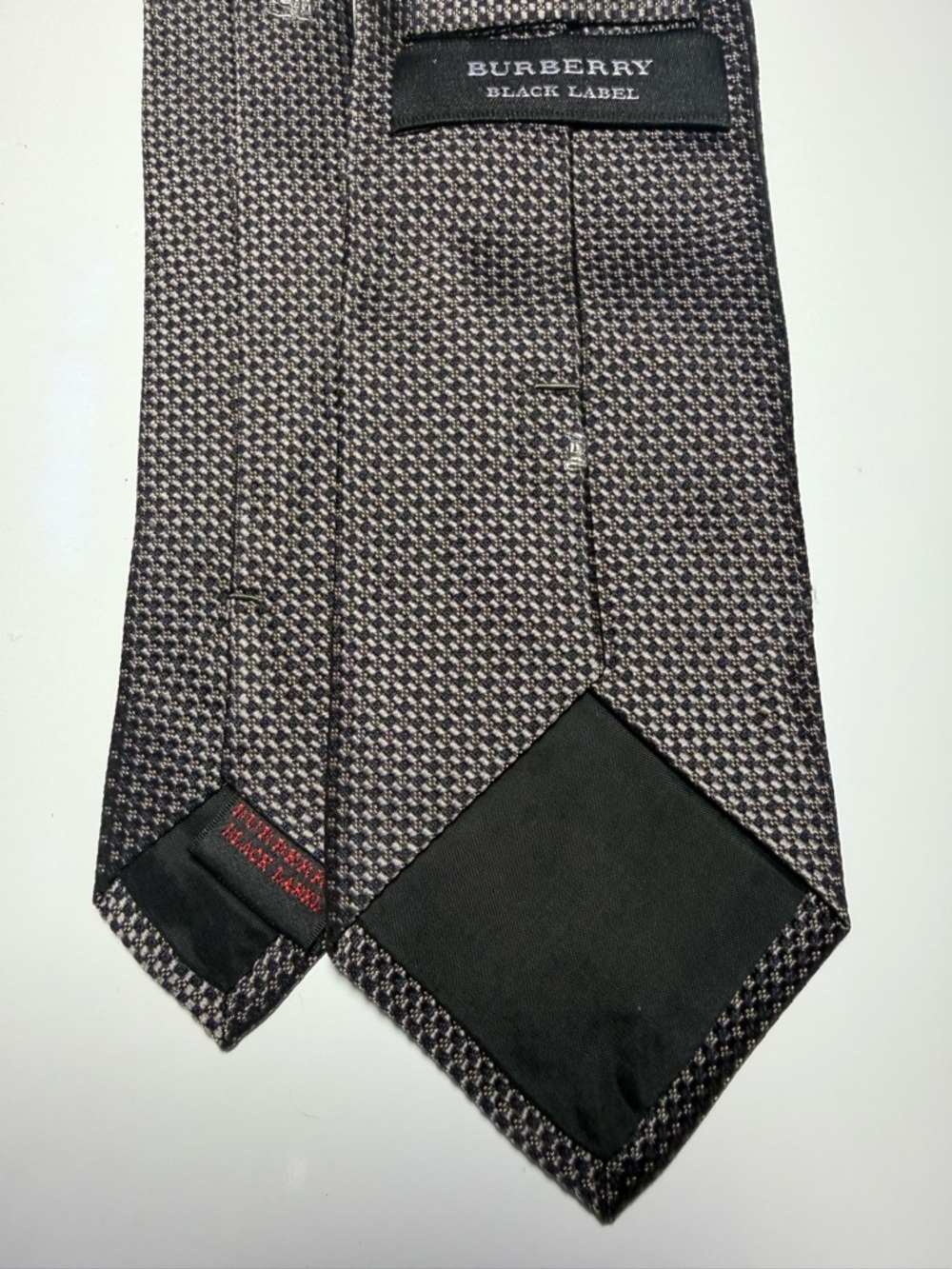 Burberry Black Label Men's Silk Tie (EUC) - Picture 13 of 14